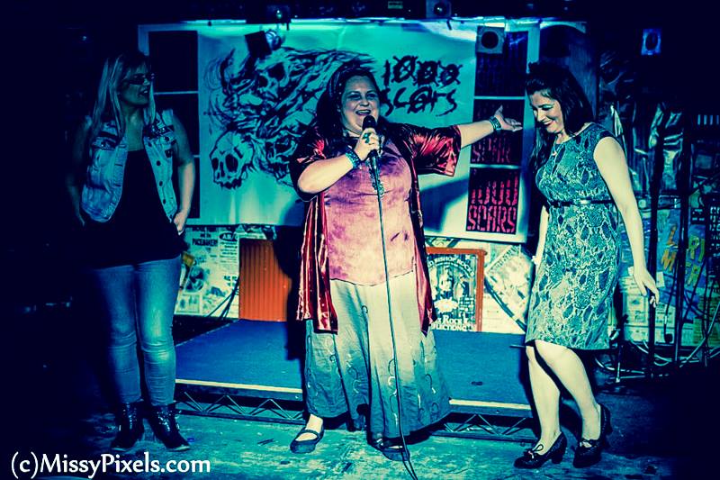 Joy Blessing out to play with Misty Mina and Venus Velvet